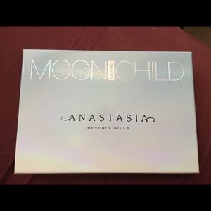 Anastasia moonchild highlighter palette